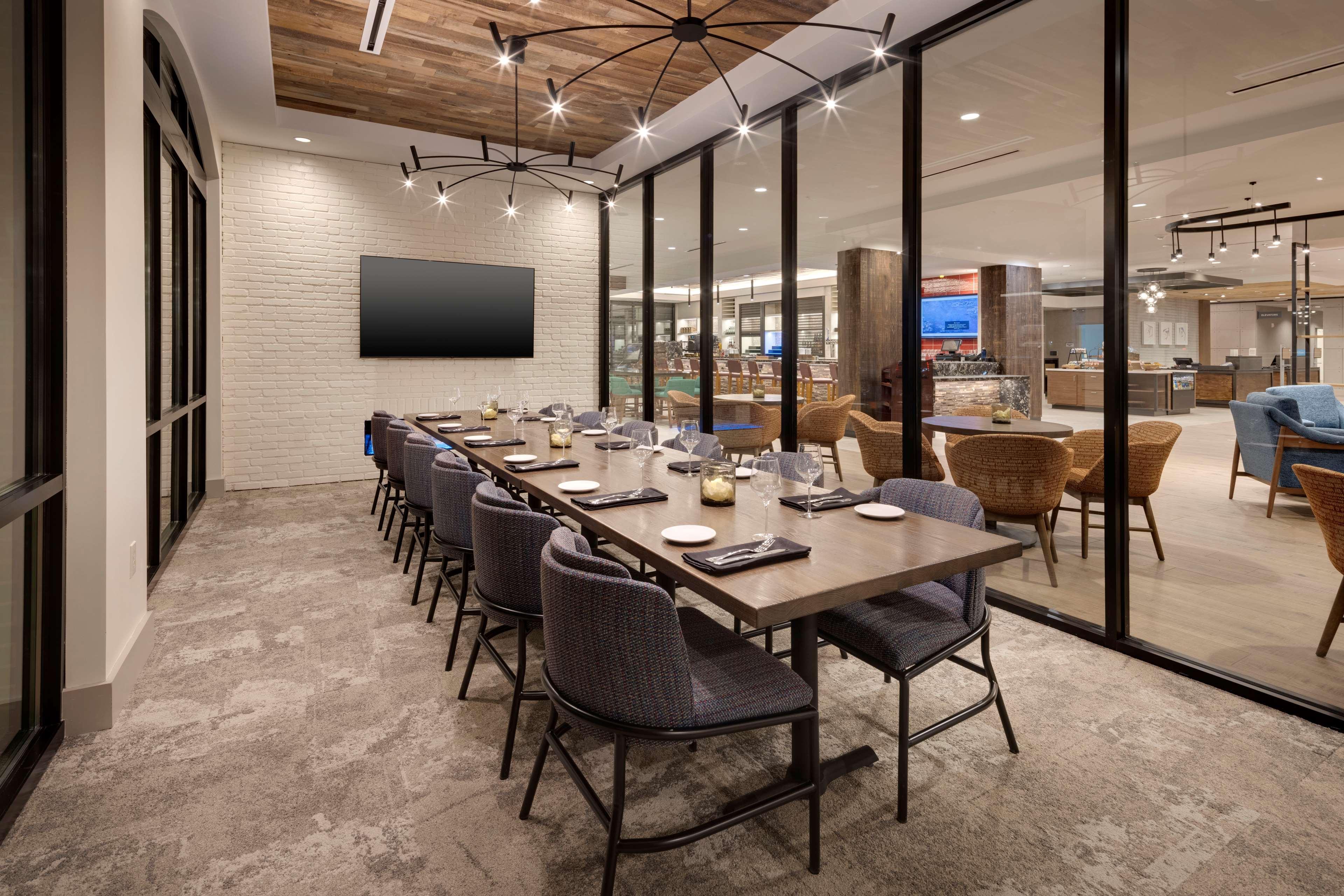 Hilton Garden Inn Haymarket Εξωτερικό φωτογραφία