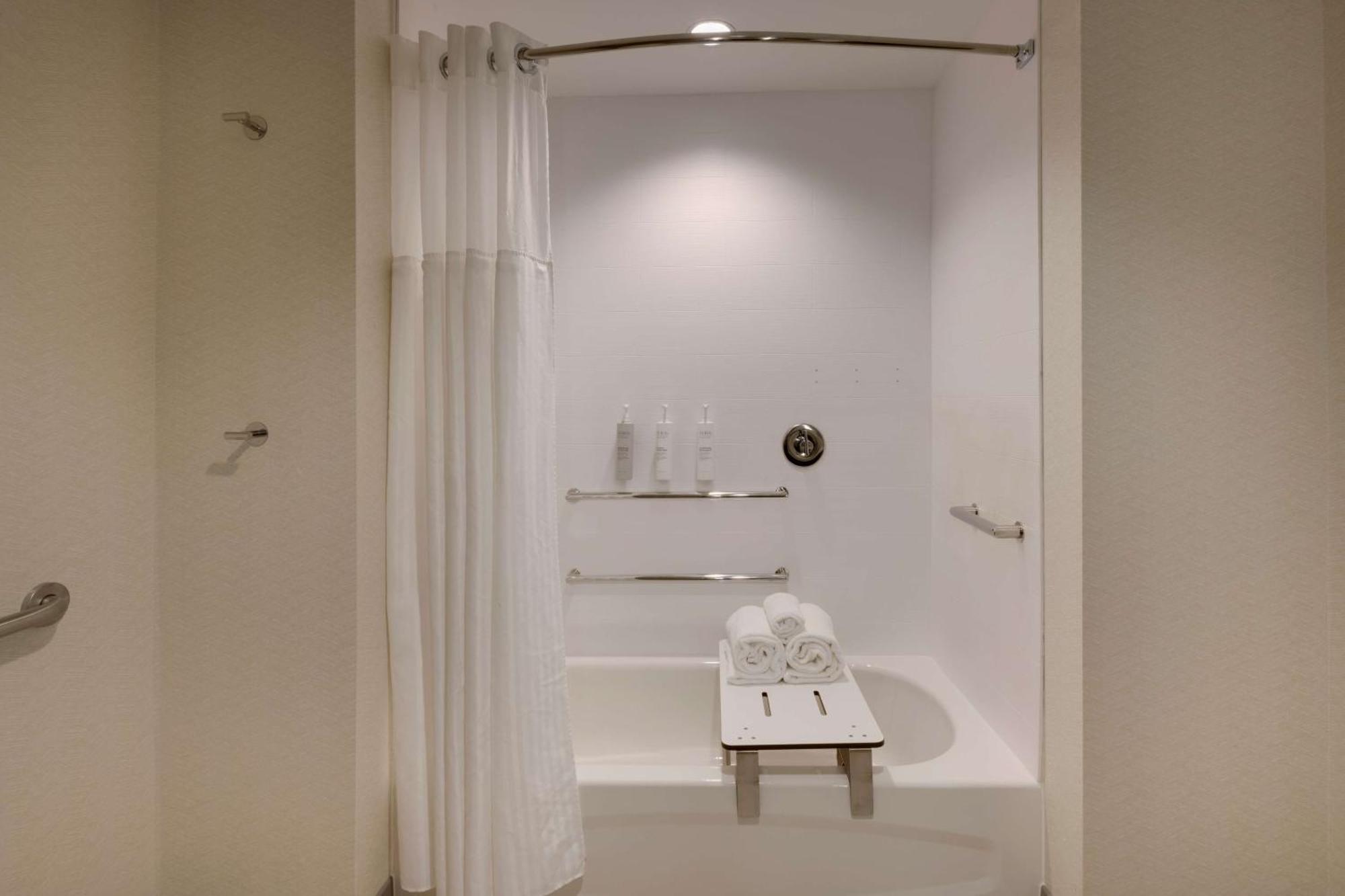 Hilton Garden Inn Haymarket Εξωτερικό φωτογραφία